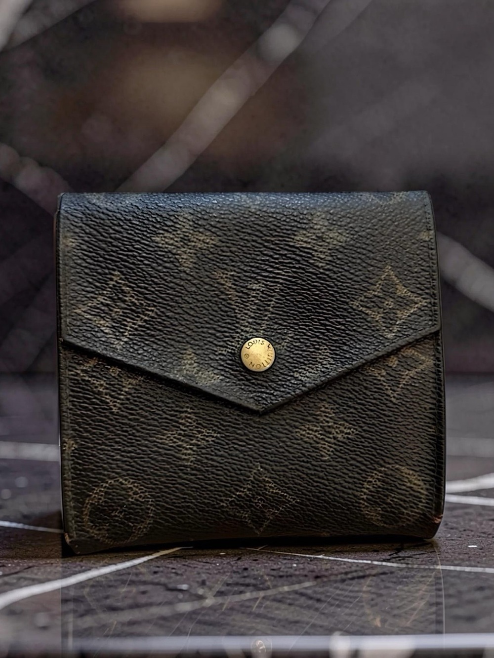 RARE 1990 LOUIS VUITTON Monogram Portefeuille Elise compact wallet